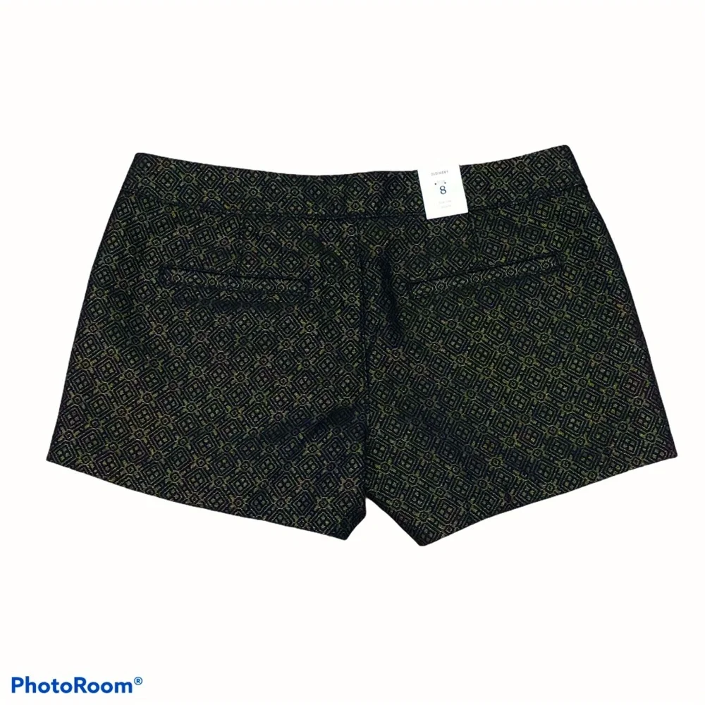 Old Navy low rise pocketed 3” inseam black with gold shorts